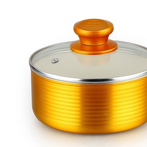 Cacerola de aluminio antiadherente Premium con tapa de vidrio Distribución rápida del calor y utensilios de cocina de fácil limpieza - Product Image 5