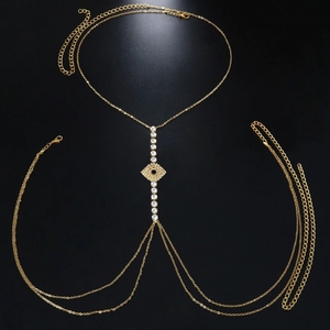 Chaîne de soutien-gorge en strass Bikini Bijoux de corps Accessoires de festival Harnais de chaîne de poitrine <span class=keywords><strong>sexy</strong></span> Chaîne de corps <span class=keywords><strong>pour</strong></span> femmes <span class=keywords><strong>Cadeau</strong></span> de fête - Product Image 3