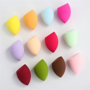 Éponge de maquillage sans latex en forme de goutte d'eau, coupe oblique, pour le visage - Product Image 1