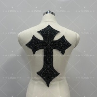 Applique de luxe faite à la main en strass en forme de croix pour robe de mariée, applique perlée pour vêtements, sacs et artisanat DIY, sweat à capuche, veste