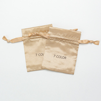 Sacs de rangement personnalisés en satin tendance or emballage de luxe pour perruque de sous-vêtements pochette anti-poussière en satin avec cordon de serrage