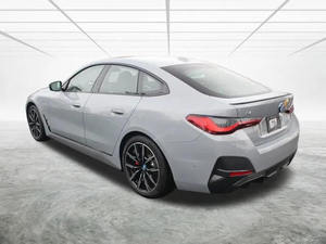 Auto Usate in Perfette Condizioni <span class=keywords><strong>BMW</strong></span> <span class=keywords><strong>i4</strong></span> xDrive40 Coupé 2024 Pronte per la Spedizione - Product Image 5