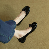 Espadrilles plates en cuir verni à nœud papillon pour femme, modèle Mary Jane, nouvelle collection été-automne 2025, couleur vin, élégantes