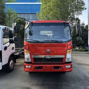 Nuevo Mini Camión Cisterna de Combustible de 10000 Litros de Capacidad, Tracción 4x2, Tanques de Combustible de Aluminio, Camión Howo - Product Image 2