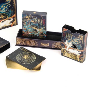 Cartes de tarot et de poker personnalisées en papier d'art avec des bords dorés arrondis et un gaufrage à chaud - Product Image 2