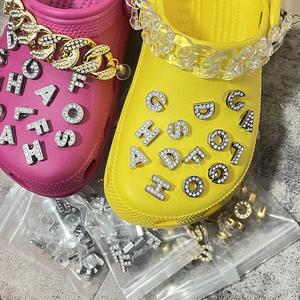 Calzature personalizzate 2022 New Trend clog charm soft PVC clog Gibz abbellimenti personalizzati logo style color strass tipo di lettera - Product Image 6