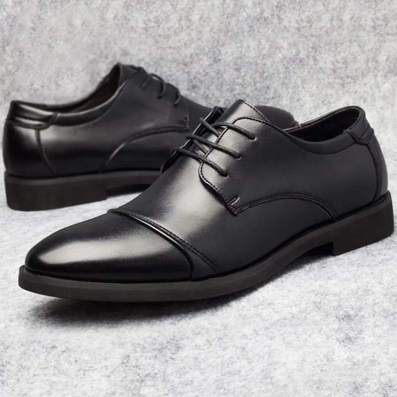 حذاء رجالي رسمي من ماركة (كيليتي), حذاء رجالي رسمي فاخر باللون الأسود ذو تصميم منخفض مزود بفتحة تهوية