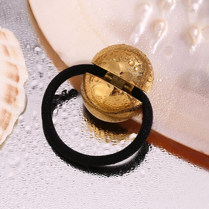 Lazos para el cabello <span class=keywords><strong>de</strong></span> titanio chapados en oro creativos <span class=keywords><strong>de</strong></span> 18 quilates Ins <span class=keywords><strong>Bolas</strong></span> <span class=keywords><strong>de</strong></span> tamaño exagerado populares Accesorios para el cabello impermeables <span class=keywords><strong>de</strong></span> alto pulido para - Product Image 2