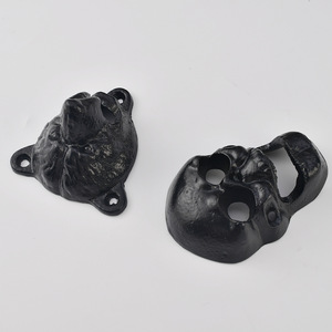 Décapsuleur mural en fonte tête de tigre et crâne noir, durable pour usage domestique - Product Image 3