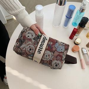 Bolsa de Maquillaje Portátil de Gran Capacidad, Bolsa de Almacenamiento de Productos de Cuidado de la Piel y Cosméticos de Viaje, Diseño de Oso Animado para Mujer - Product Image 4