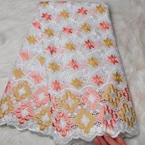 Precio al por mayor, vestido de Color verde, tela de encaje de algodón y bordado de costura con piedras, gasa suiza de algodón para vestido de mujer - Product Image 2