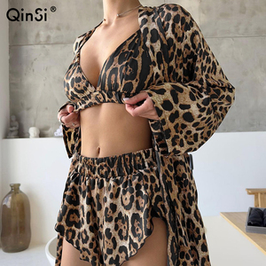 QINSI <span class=keywords><strong>Set</strong></span> da Notte da <span class=keywords><strong>Donna</strong></span> 3 Pezzi con Vestaglia Stampata, Abbigliamento da Casa Primaverile, Pigiama Leopardato con Biancheria Intima - Product Image 1