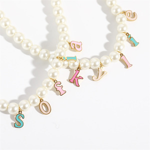 INS-colgante de acero inoxidable para collar, cadena de perlas de cristal de colores con 26 letras, aceite de gota de esmalte, A-Z - Product Image 2