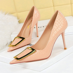Zapatos de Tacón Alto Elegantes y a la Moda, Versión Coreana, Tacón Delgado, Punta Puntiaguda, Detalle Metálico, para Mujer - Product Image 2