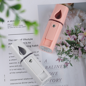Mini vaporisateur facial portable rechargeable à vapeur ionique pour soins hydratants, idéal pour la maison et la voiture - Product Image 3