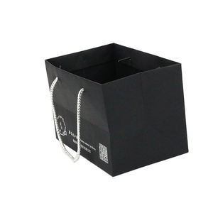 High quality customized logo large capacity clothes <span class=keywords><strong>can</strong></span> reused black paper bags - Product Image 2