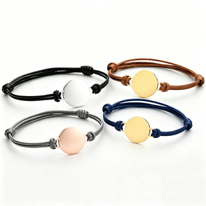 Bracelet en acier inoxydable personnalisé gravé en <span class=keywords><strong>or</strong></span> rose 18 carats avec date de naissance, nom, disque rond personnalisé, cordon en macramé réglable - Product Image 1