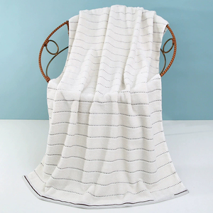 <span class=keywords><strong>Serviette</strong></span> en coton bon marché en gros d'usine absorbante douce <span class=keywords><strong>et</strong></span> confortable adaptée à la <span class=keywords><strong>serviette</strong></span> en coton <span class=keywords><strong>de</strong></span> lavage <span class=keywords><strong>de</strong></span> visage <span class=keywords><strong>de</strong></span> ménage - Product Image 4