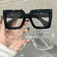Lunettes de soleil rétro transfrontalières européennes et américaines, rectangulaires, amincissantes, unisexes, personnalisées, haut de gamme, polyvalentes, en PC blanc