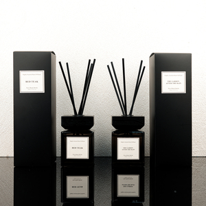 लक्जरी 200 मिलीलीटर काले रंग की रेडीड डिफ्यूज़र के साथ लक्जरी एमएल काले रंग की बोतल एयर फ्रेशनर सजावट - Product Image 1