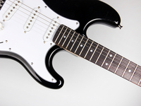 Chine vente en gros prix de mise à niveau pas cher haute qualité débutant ST tilleul corps personnalisé gauche droitier guitare électrique à vendre