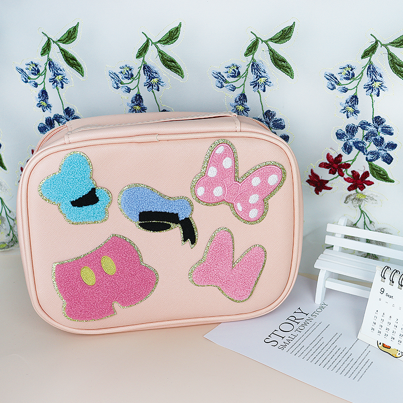 Коллекция 2022 года, Заказные шапки серии Микки из шенилла с бантом и логотипом