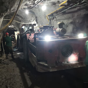 รถตักแร่ใต้ดินรุ่น <span class=keywords><strong>Underground</strong></span> 06 Mini Scooptram <span class=keywords><strong>LHD</strong></span> พร้อมบุ้งกี๋ขนาด 0.6 เมตร เครื่องยนต์ Deutz/Cummins ประสิทธิภาพสูง - Product Image 5