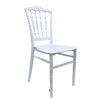 Chaises Napoléon blanches empilables modernes en vente chaude pour les locations d'événements, les mariages et les fêtes