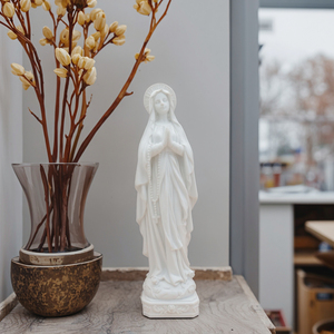 Statue miniature religieuse catholique de Noël en résine peinte à la main, artisanat artistique, <span class=keywords><strong>Vierge</strong></span> Notre-Dame de <span class=keywords><strong>Lourdes</strong></span>, chrétienne - Product Image 1
