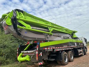 Camion pompe à béton Zoomlion d'occasion, vendu en usine en 2019, portée verticale de 56 m, moteur diesel, productivité de 180 m/h - Product Image 4