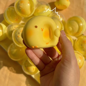 ลูกบอลบีบมือนุ่มๆ กลิ่นนม รูปไก่การ์ตูนตัวใหญ่ นุ่มมาก บีบแล้วคืนตัวช้า ของเล่นคลายเครียด - Product Image 3