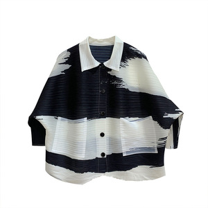 Noir blanc contrastant écologique Anti-rides séchage rapide respirant femmes haut d'été revers simple boutonnage chemise veste - Product Image 5