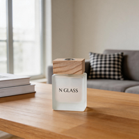 Ensemble de diffuseurs à roseaux en verre carré blanc élégant et minimaliste - Luxe 200ml 150ml 100ml 50ml avec bouchon en bois pour huiles essentielles