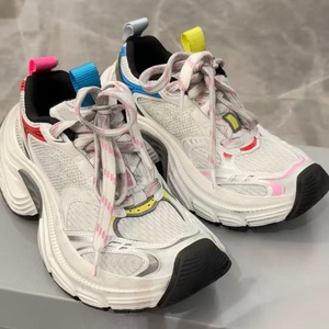 Chaussures de course et de marche rétro pour hommes, multicolores, à semelle épaisse, respirantes, antidérapantes, fabriquées sur mesure par des professionnels - Product Image 1