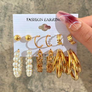 Trendy altın Metal kadınlar Huggie bildirimi inci daire damızlık moda takı seti hoop küpe özelleştirmek - Product Image 3