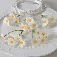 Kepala Bunga Daisy Mini Buatan dari Kain Sutra, Bunga Chamomile untuk Aksesoris Rambut DIY, Buket Pernikahan & Dekorasi Rumah