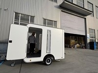 Nouvelle Conception 2026 : Remorque Alimentaire avec Cabine Acoustique Mobile Silencieuse et Fumeur Intégré en Acier Inoxydable, Personnalisable pour la Restauration