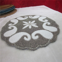 Vente directe d'usine traitement et tapis perlé personnalisé fait à la main tasse Matdishes disque Pad dîner drapeau tapis de Table thé tapis de Table 148