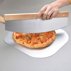 Nuevo producto, accesorios de cocina para el hogar, cáscara de <span class=keywords><strong>Pizza</strong></span> casera, herramientas de corte de <span class=keywords><strong>Pizza</strong></span> de Metal de aluminio con mango de madera - Product Image 4
