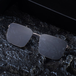Lunettes de soleil polarisées à monture carrée Hl-8612 pour hommes, monture en plastique noir et métal, protection UV400, pare-soleil de classe 2 - Product Image 4