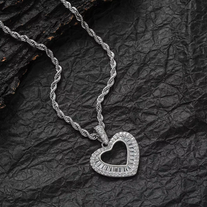 จี้หัวใจเปล่าแบบเรียบง่าย เครื่องประดับฮิปฮอป อุปกรณ์เสริม ทองแดงฝังเพทาย ดีกว่าจี้หัวใจเปล่ารักลืมเลือน - Product Image 2