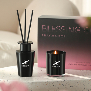 Coffret cadeau exquis AIKUN, bougie parfumée à la <span class=keywords><strong>cire</strong></span> de soja personnalisable, diffuseur de parfum à roseaux pour une ambiance chaleureuse et accueillante dans l'entrée - Product Image 1