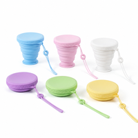 Gobelet d'eau pliable en silicone de qualité alimentaire portable avec couvercle anti-poussière et sangle en silicone pour les voyages et le camping