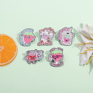 Niedliche Frucht-Emaille-Anstecknadel Rosa Erdbeer-Brosche Revers-Abzeichen Schmuck Geschenk für Freunde Kinder Großhandel - Product Image 2