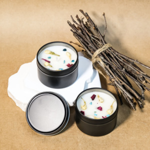 Nuova Candela Ecologica in Cera di <span class=keywords><strong>Soia</strong></span> in Barattolo di Latta Nero a Lunga Durata 6x4 cm Regalo Festivo per Fidanzata Halloween Pasqua - Product Image 6