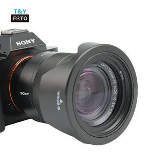 L'objectif Tianya 49-86 mm est doté d'un pare-soleil métallique réversible à rotule et est compatible avec les objectifs de 62 mm, 67 mm et 72 mm. - Product Image 2
