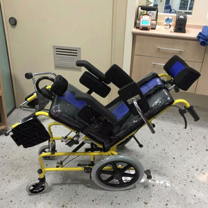 Silla de Ruedas portátil para niños, asiento ligero y plegable, con superficie transpirable, con paleta cerebral - Product Image 3