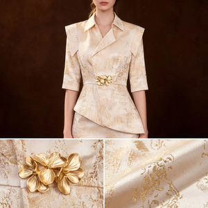 Completo da Donna Personalizzato in Raso <span class=keywords><strong>Beige</strong></span> con Mezza Manica, Bottoni in Cristallo, Motivo Floreale, Blazer e <span class=keywords><strong>Pantaloni</strong></span>, Set 2 Pezzi Impermeabile e Antivento con Scollo a V - Product Image 2