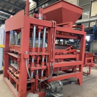 Machine à fabriquer des bordures en béton QT5-15 pour routes et construction urbaine