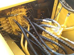 Komatsu PC200-7รถตักดินผลิตจากญี่ปุ่นอะไหล่รถปั๊มเครื่องยนต์สภาพดี - Product Image 4